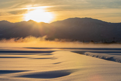 立ち上がる川霧