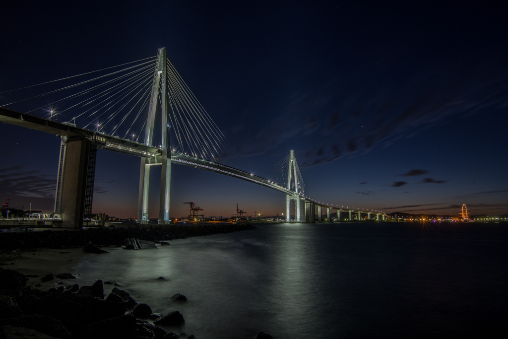 夕映えの新湊大橋(HDR)