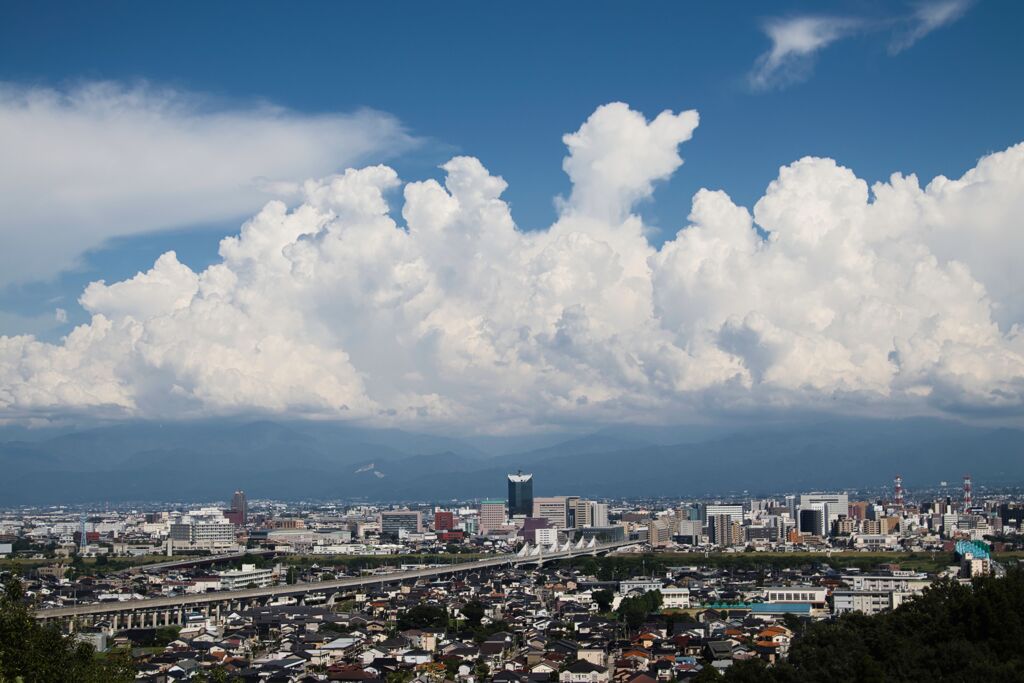 剣、立山は雲の中