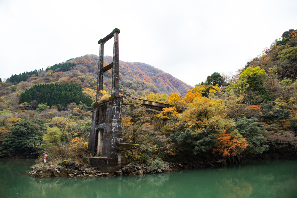 庄川狭を船で