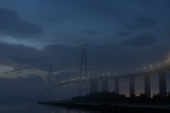 霧の中の大橋
