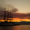 海王丸と朝焼け