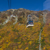 すれ違い（立山大観峰の紅葉３）