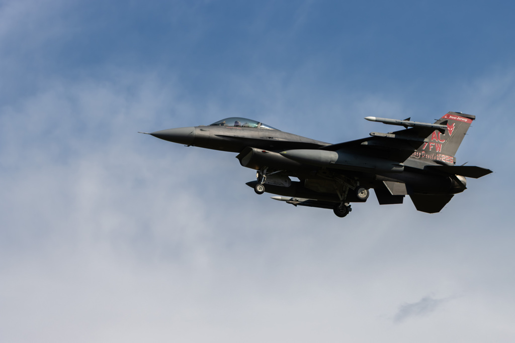 米軍との合同訓練の日(F-16着陸)１