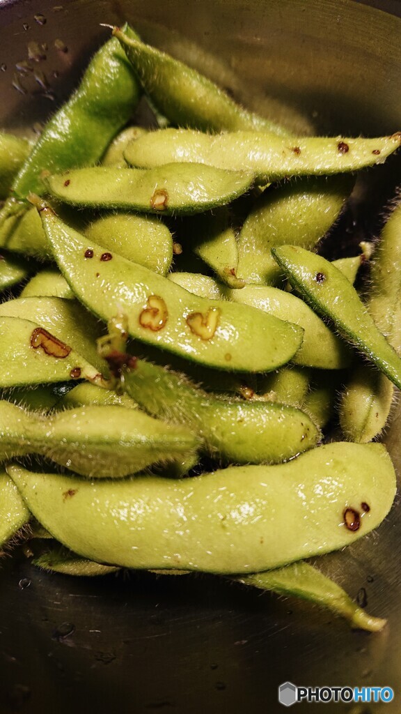 お盆の枝豆～虫食いハート