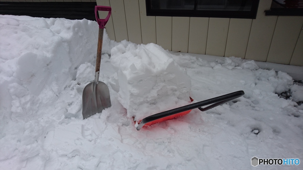 雪国の生活、屋根の雪おろし