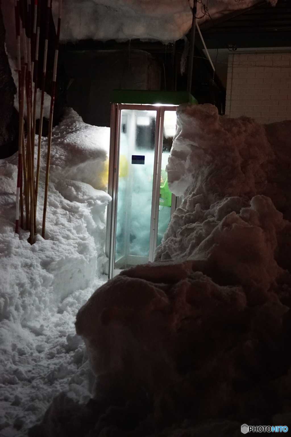 雪国の電話ボックス