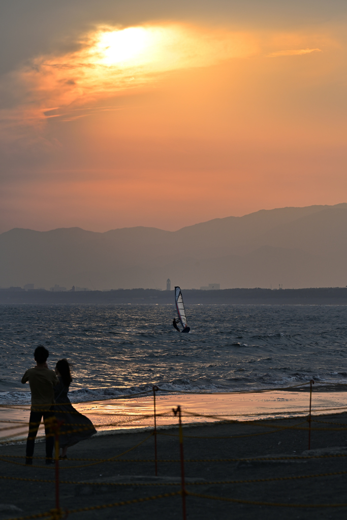 夕暮れの片瀬海岸