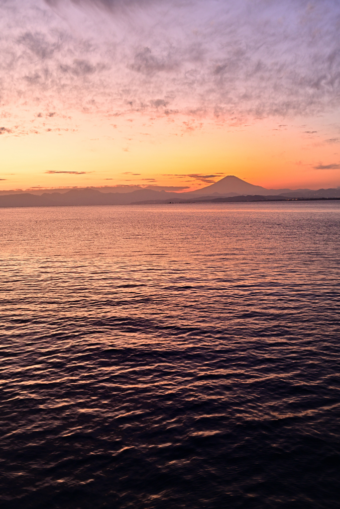 海と富士と夕焼けと