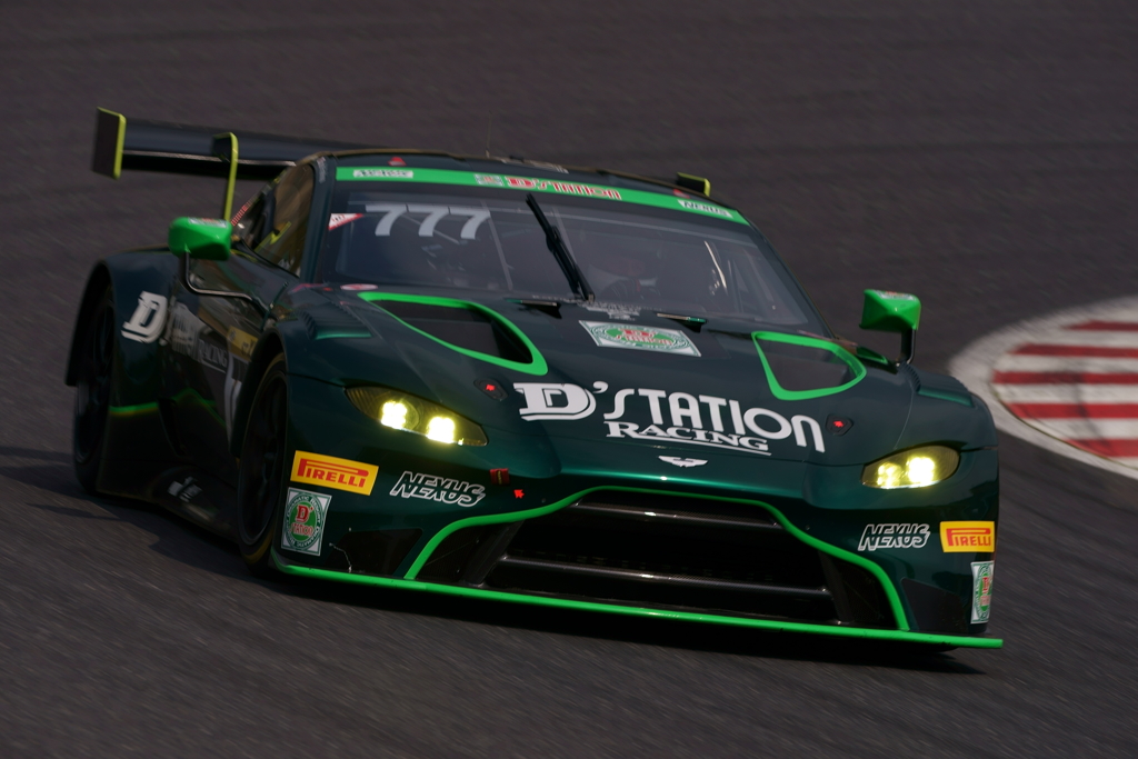 Aston Martin VANTAGE AMR GT3