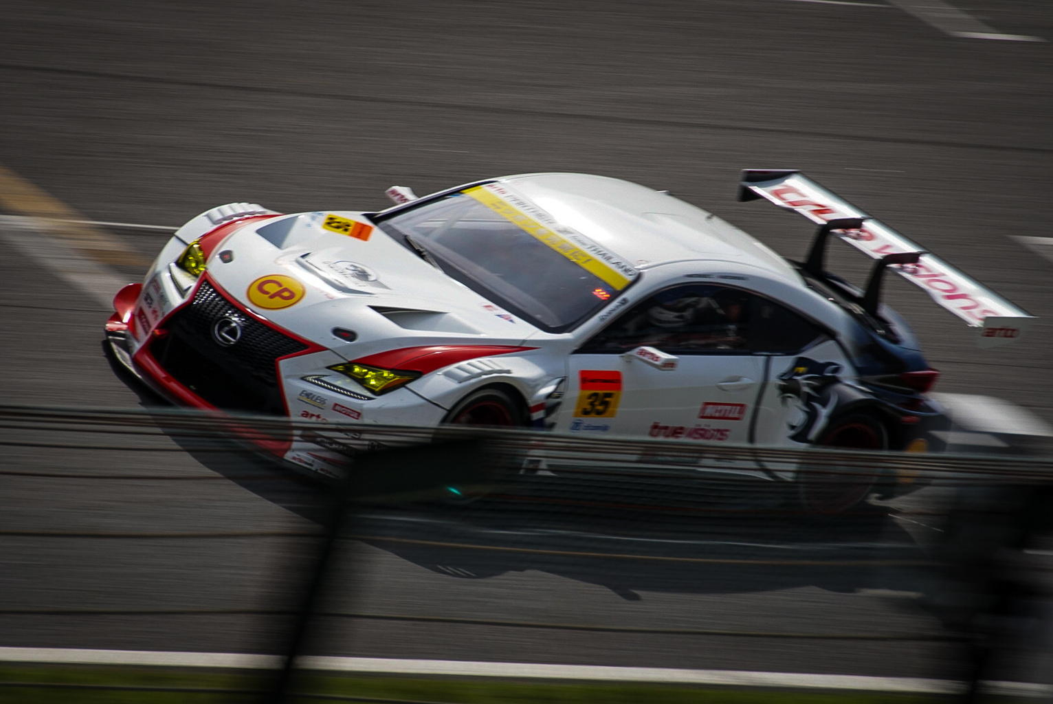 RCF レクサス