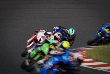 アジアロードレース 群れの中で