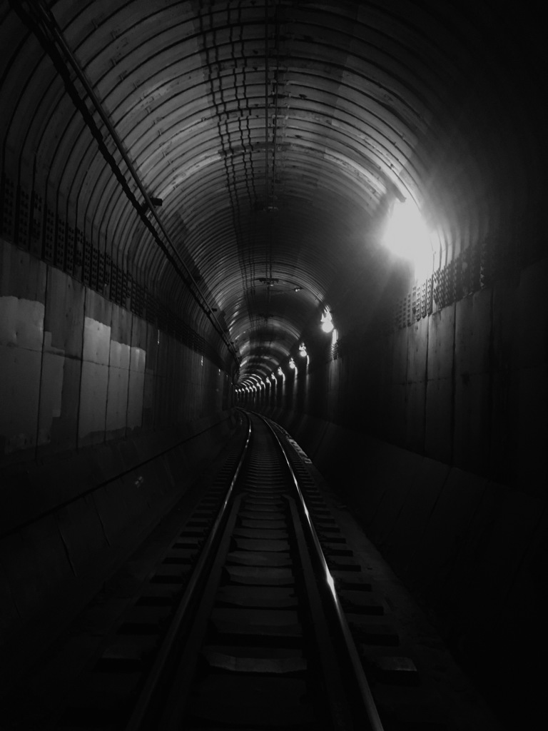 神泉町井の頭線トンネル