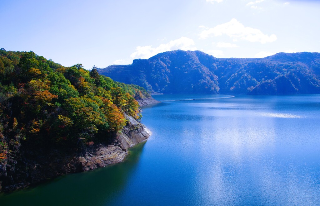 静かな湖畔