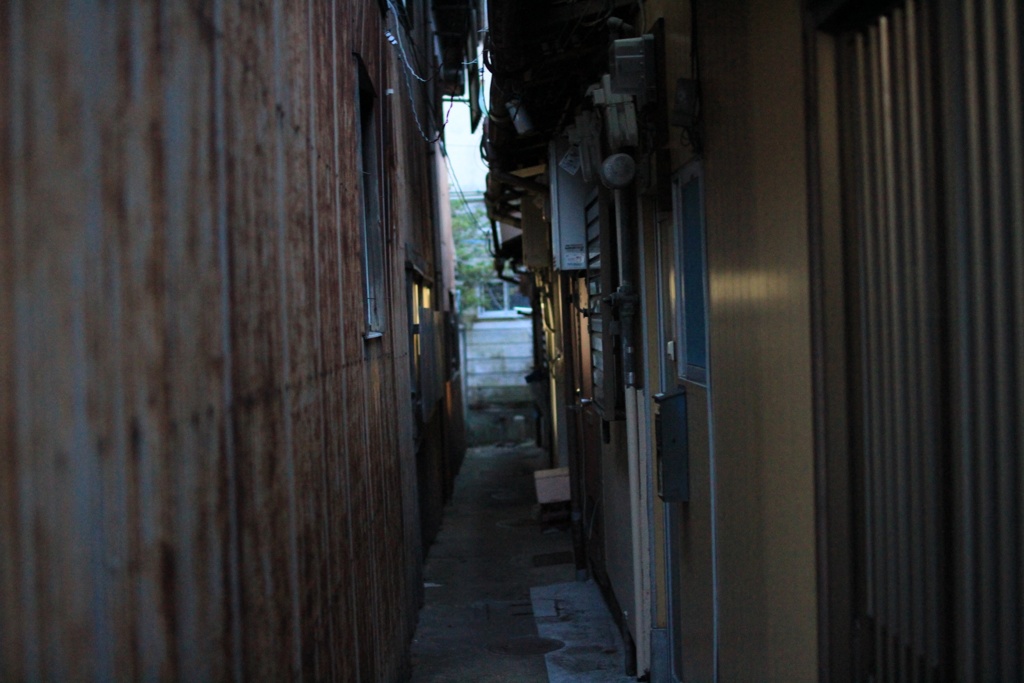 路地裏