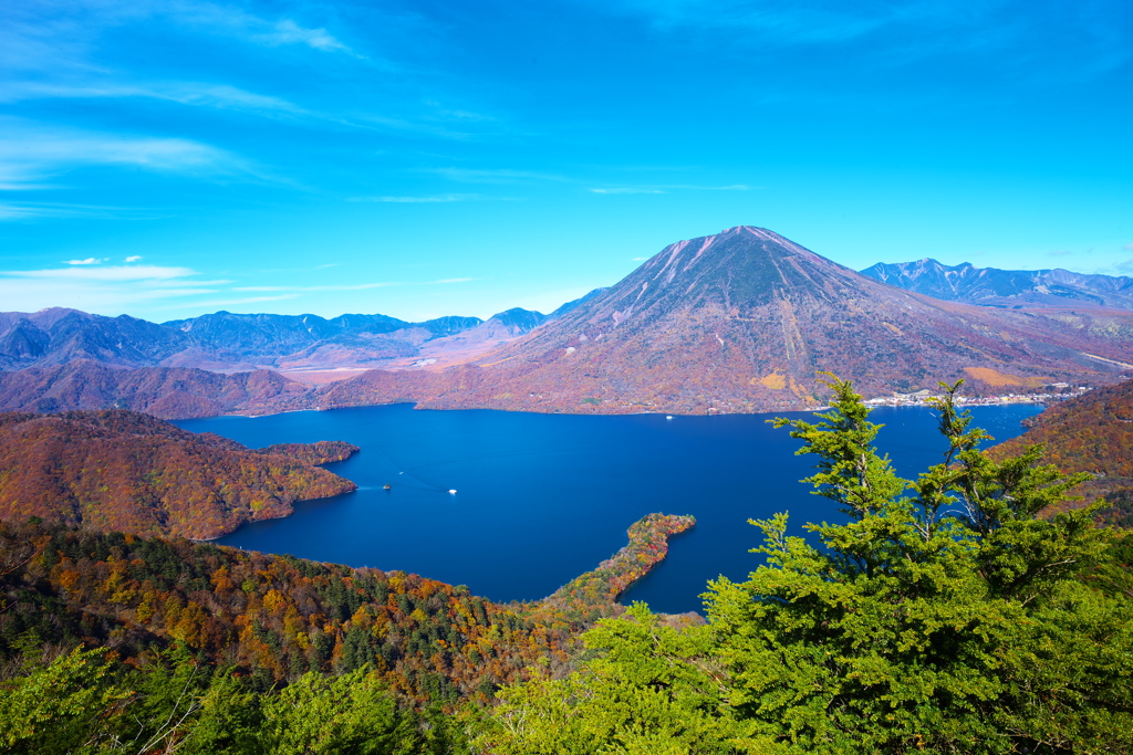 紅葉日光・半月山より♪5