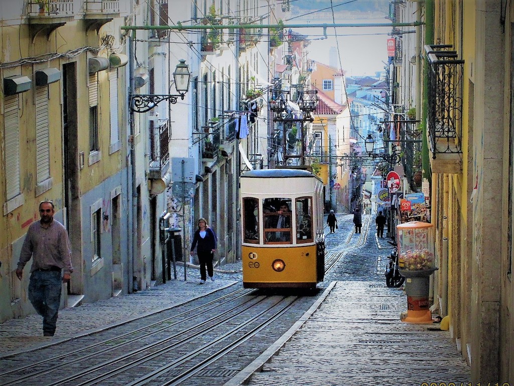 哀愁漂う 坂の街リスボン By Mireo Id 写真共有サイト Photohito