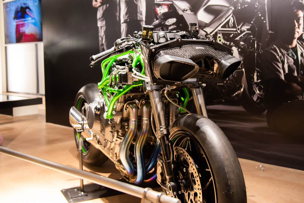 Kawasaki　Ninja H2　カウル無し