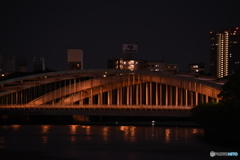 真夜中の橋。