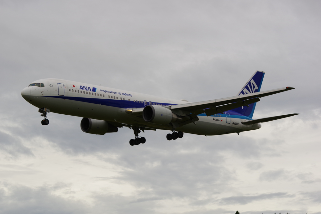 ７６７