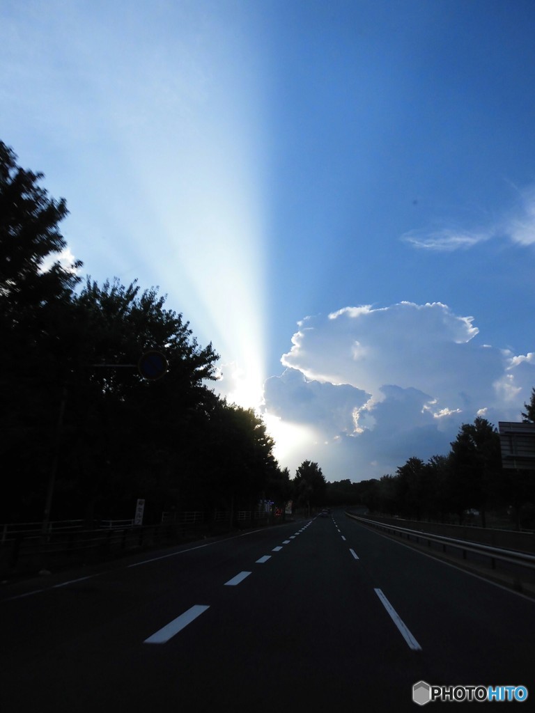 空の境目に向かって