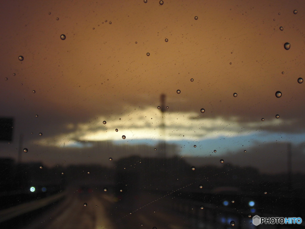 雨上がりの夕暮れを追いかけて