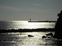 湘南に浮かぶ灯台
