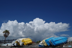 雲とボート