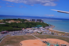 機内からの瀬長島の全景