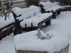 雪　降り積む