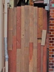 すき間door