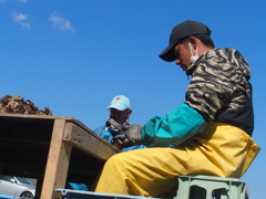 かき小屋にて