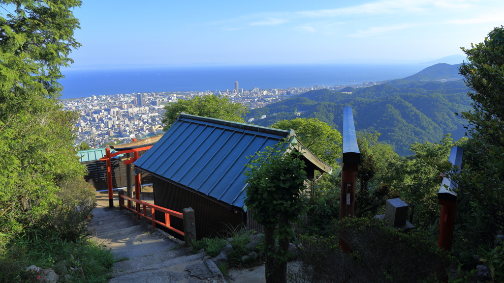 海の見える神社