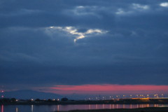 108803344_Unknown朝焼けと橋