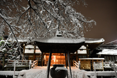 雪の東京　－寺ー