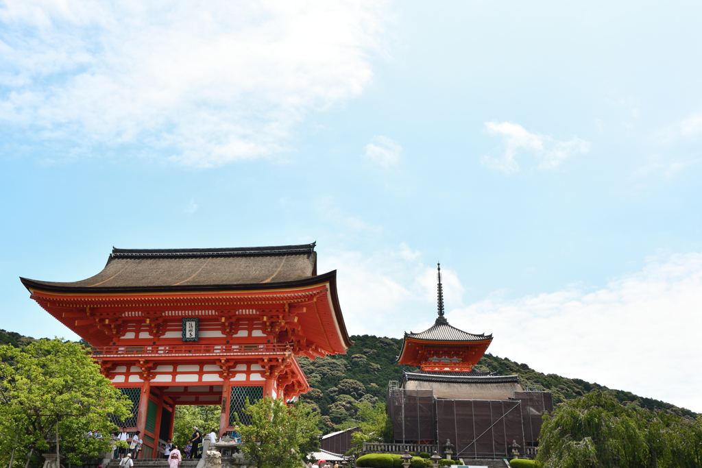 清水寺-赤門と塔-