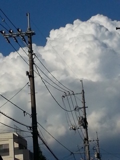 雲の侵食