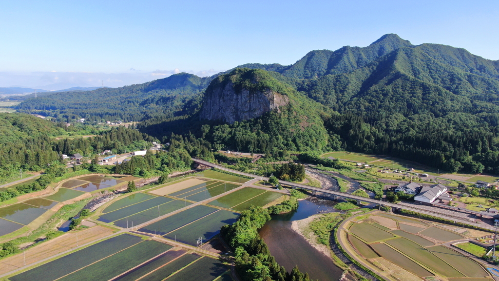 田舎の早朝の風景