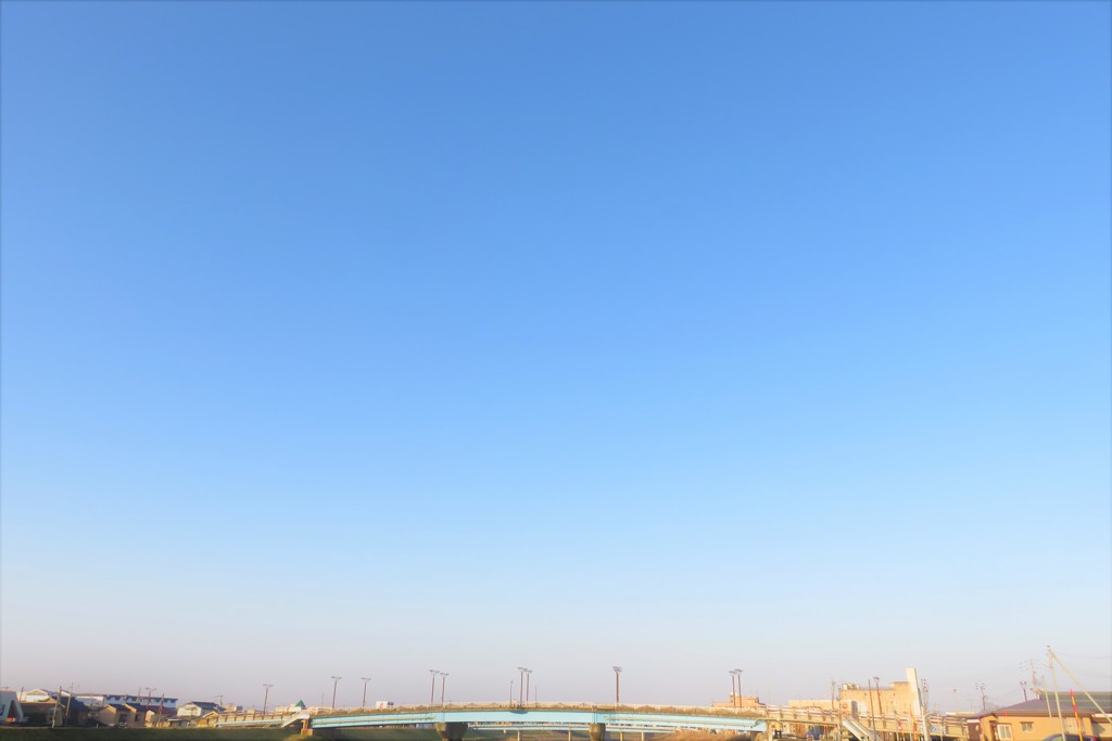 雲一つない今朝の青空