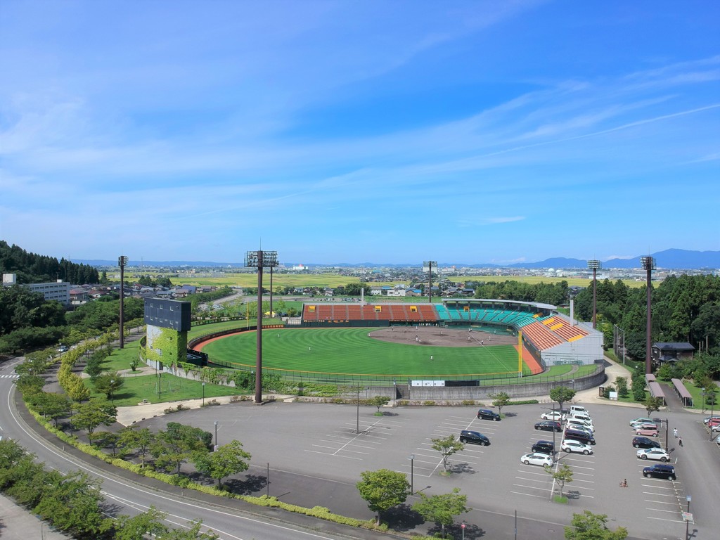 秋晴れの野球場