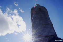 太陽に向き合う大仏