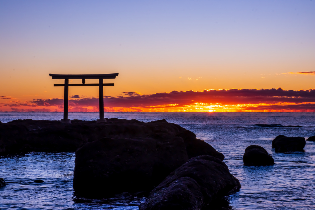 太平洋の夜明け