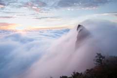 雲海の石鎚山*愛媛