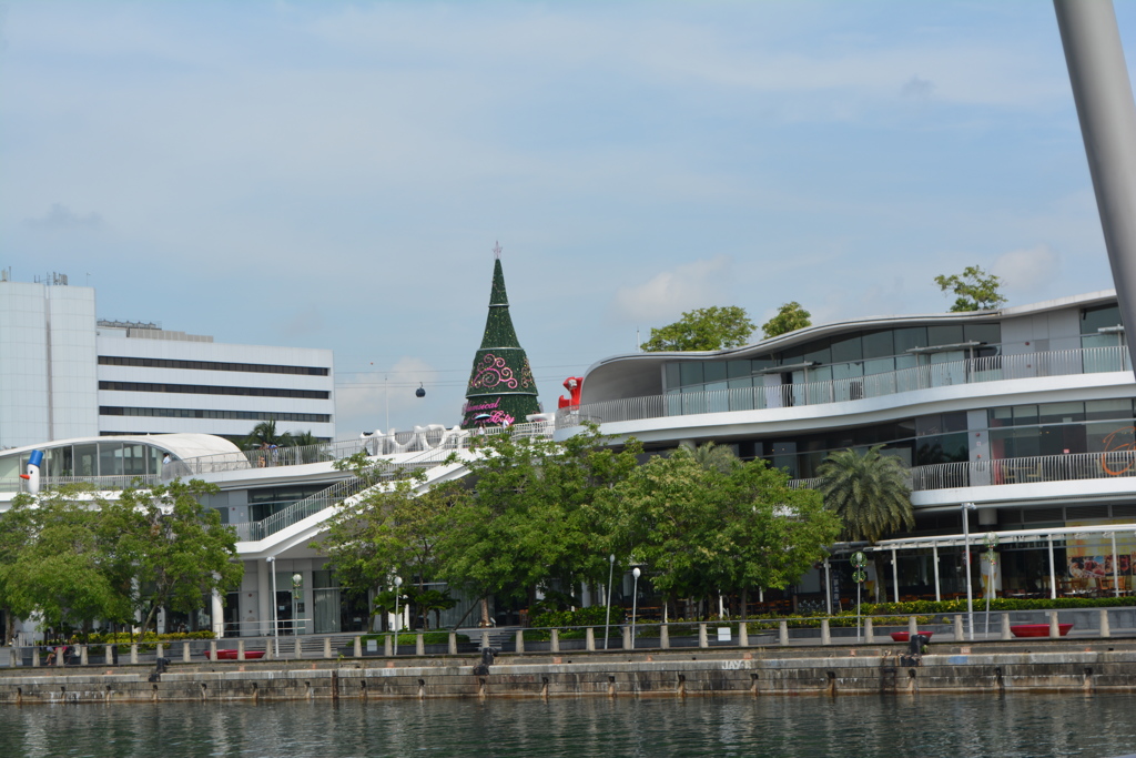 シンガポール