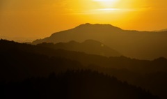秋日和　暮れゆく山並