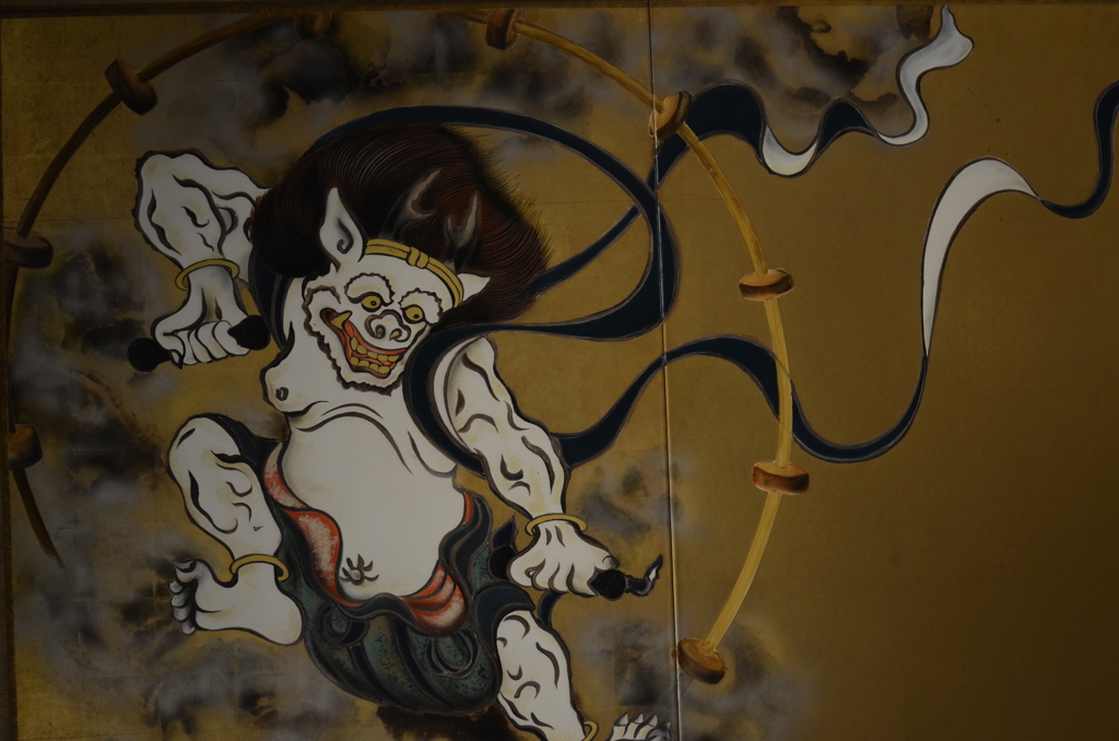 雷神　躍動