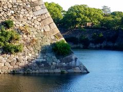 熊本城の現存する石組と同じ...大阪城