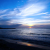 夜明けと海と青