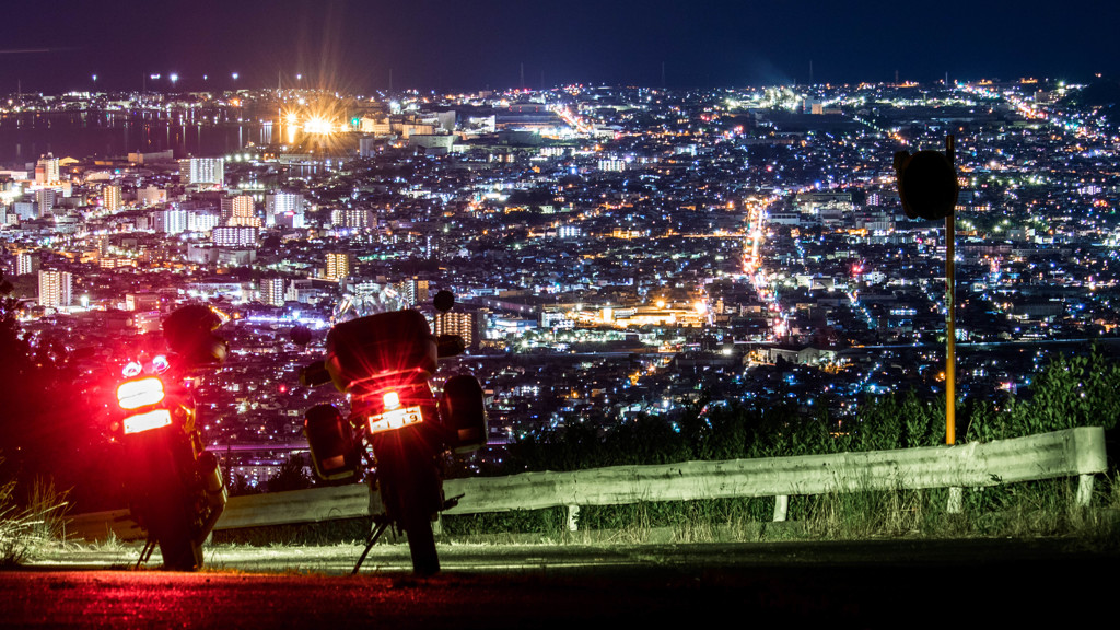 夜景を望む