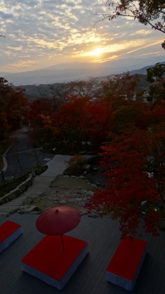 夕焼けと紅葉 ～竈門神社～